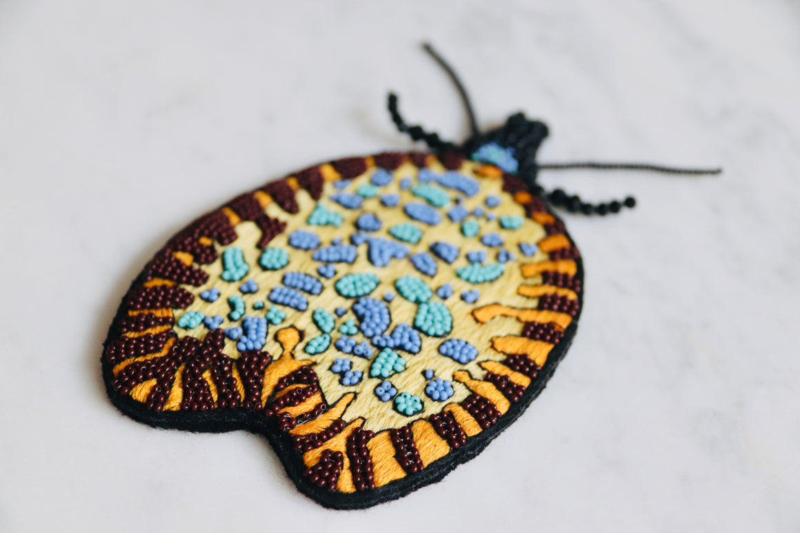 BOLSO HENEQUÉN BICHO MANCHAS